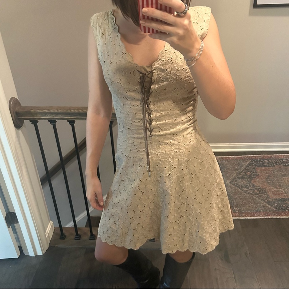 Guess Cream Eyelet Embroidered Lace-Up Dress Size 4 Feminine Chic - Picture 3 of 9